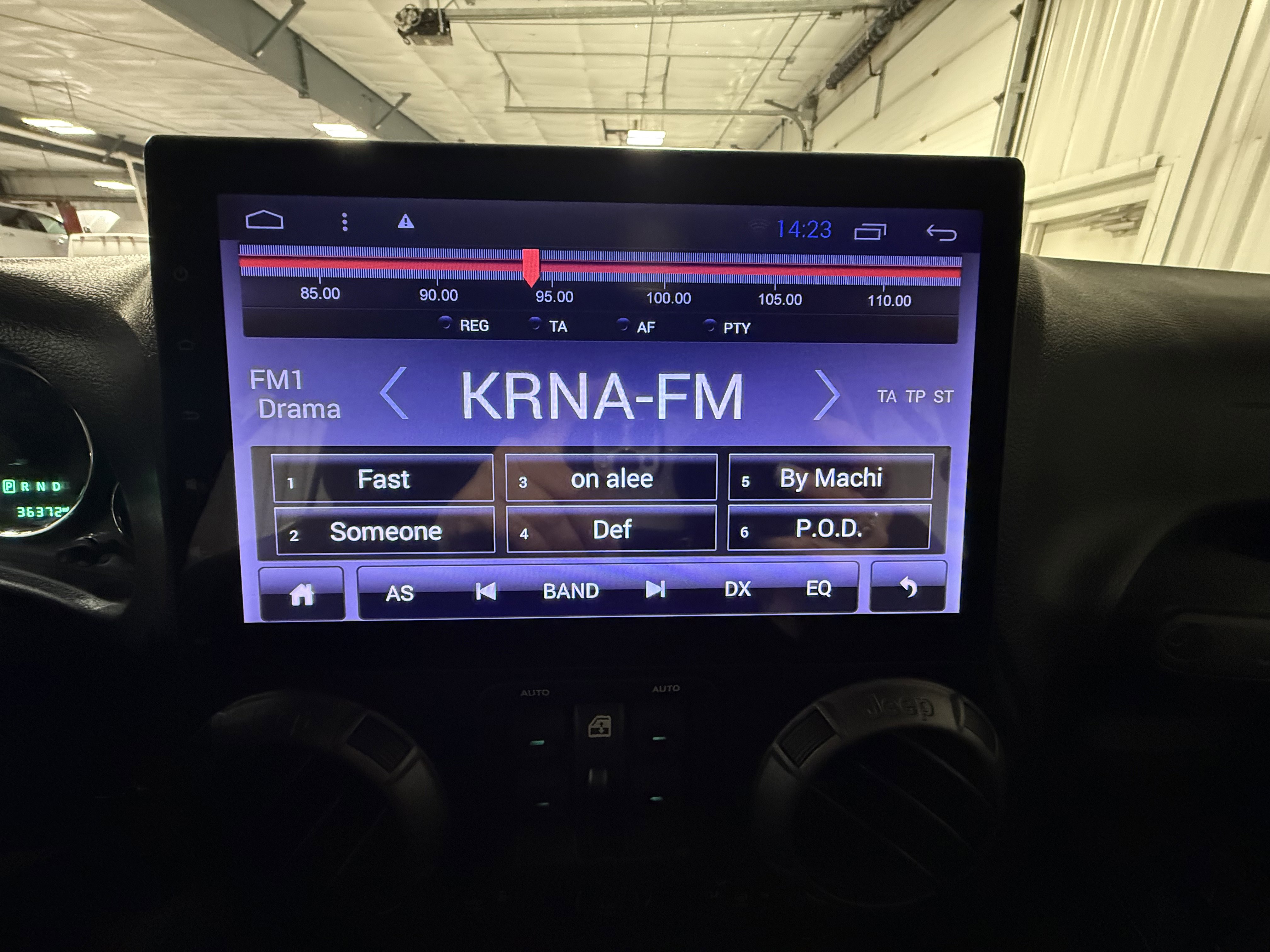 Used 2018 Jeep Wrangler Unlimited Sport image 29