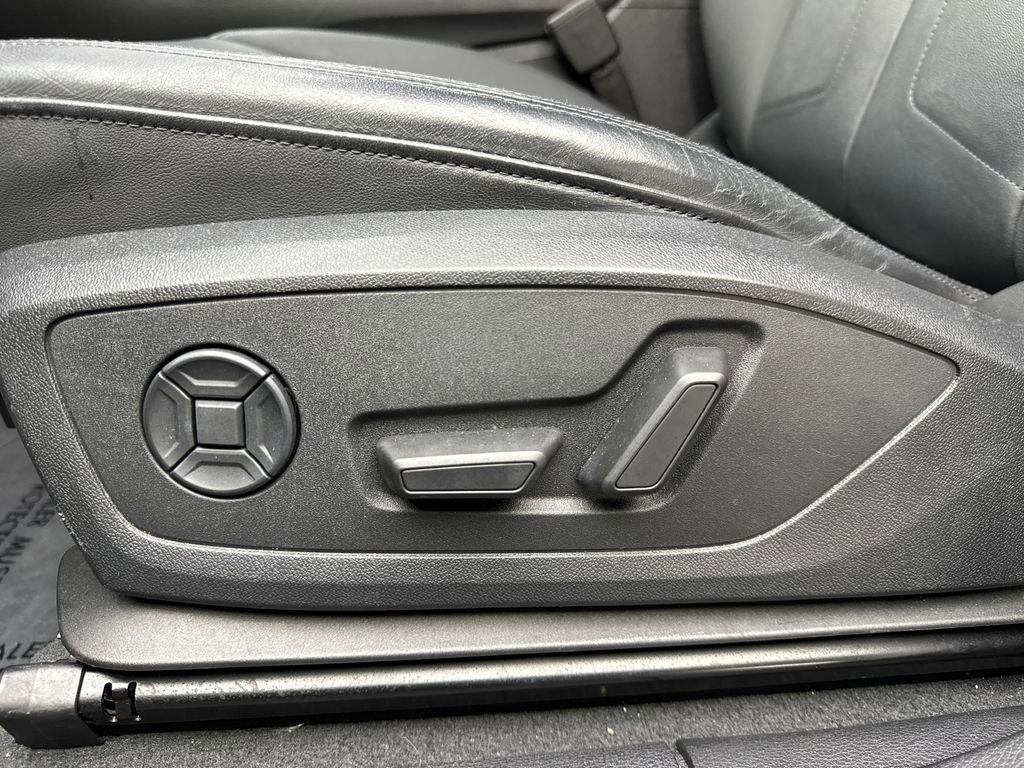 Used 2020 Audi Q3 2.0T Premium w/ Convenience Package image 30