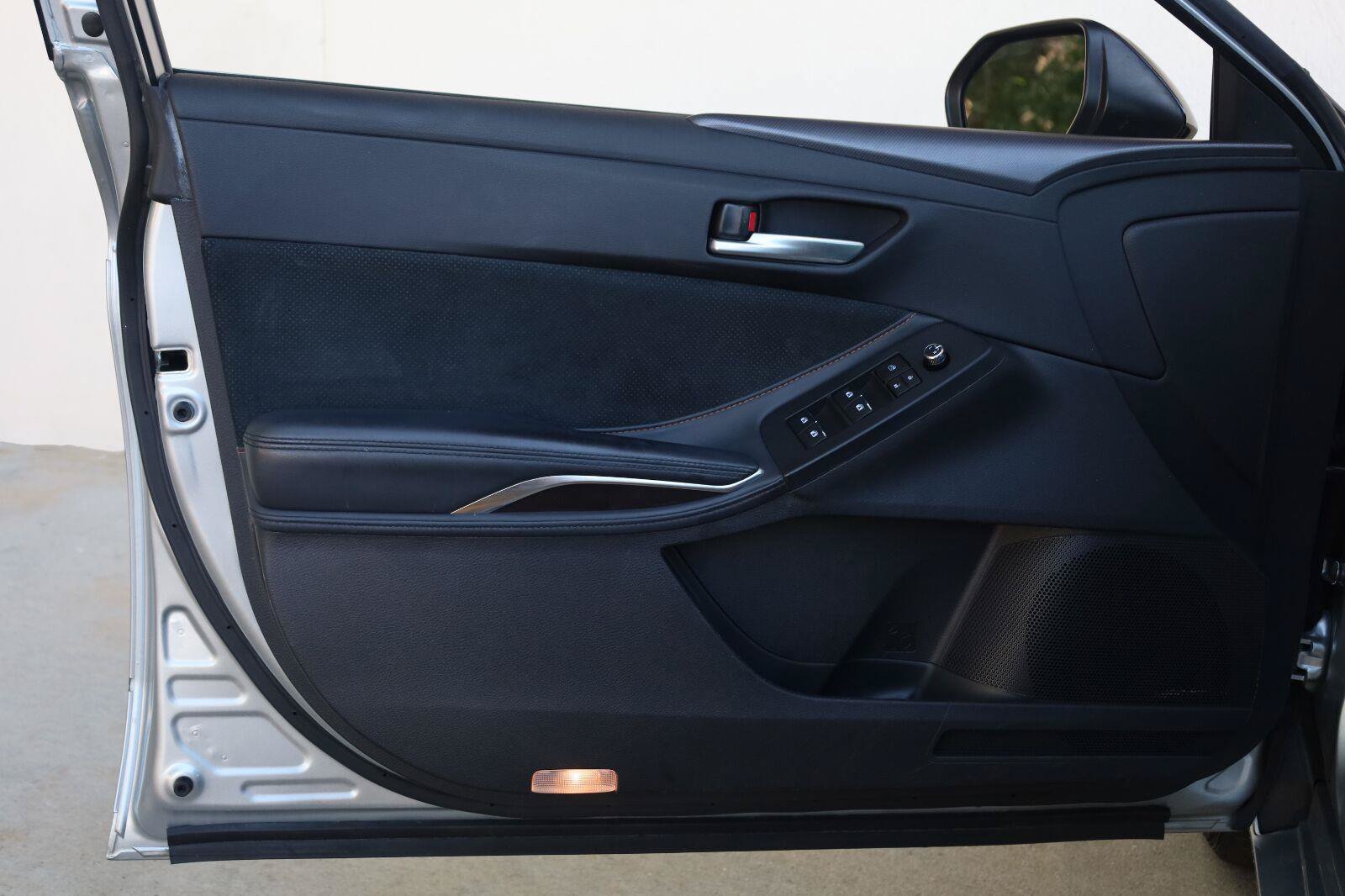 Used 2019 Toyota Avalon XSE w/ All Weather Liner Package FWD image 15