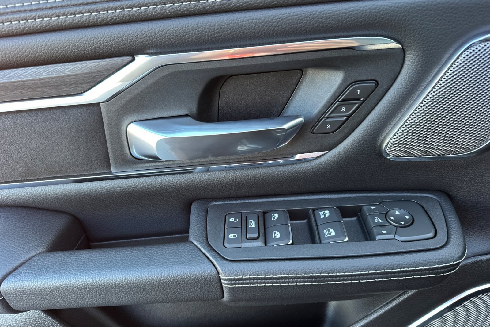 New 2026 RAM 1500 Laramie w/ Night Edition AWD/4WD image 11