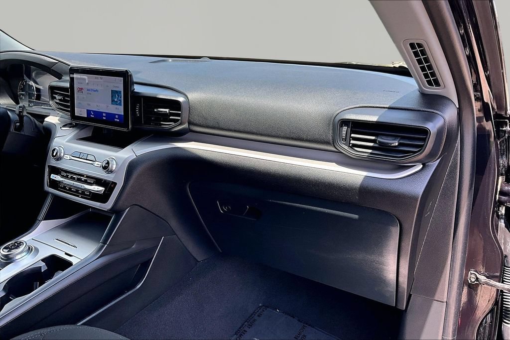 Certified 2024 Ford Explorer XLT AWD/4WD image 17