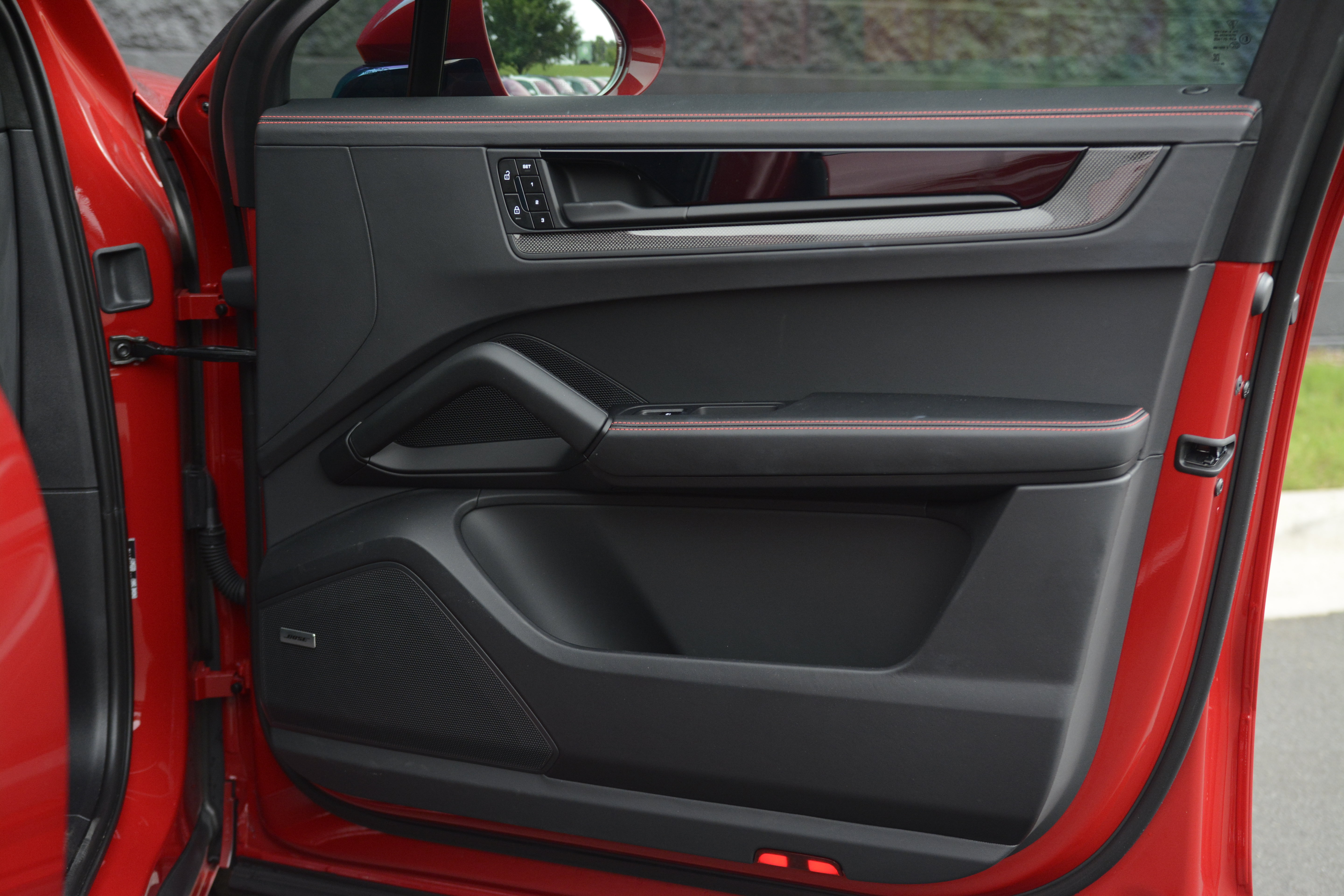 Certified 2025 Porsche Cayenne GTS AWD/4WD image 27