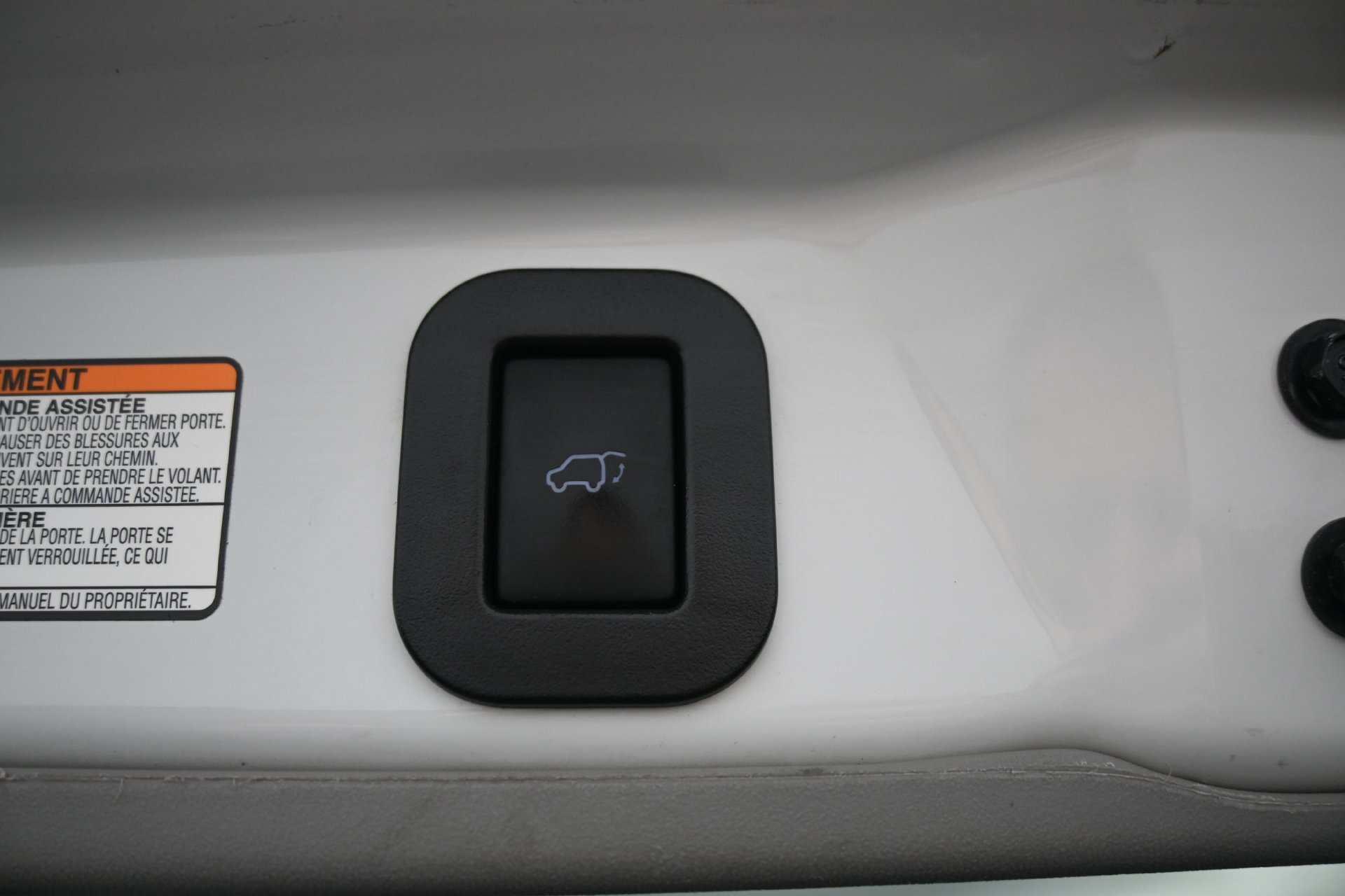 Used 2017 Toyota Sienna SE w/ SE Preferred Package FWD image 17