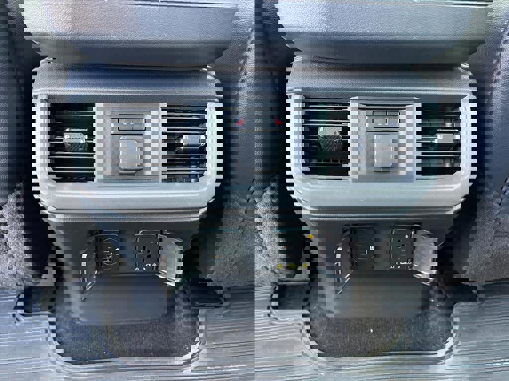 Used 2021 Ford F150 Lariat w/ Equipment Group 502A High image 10