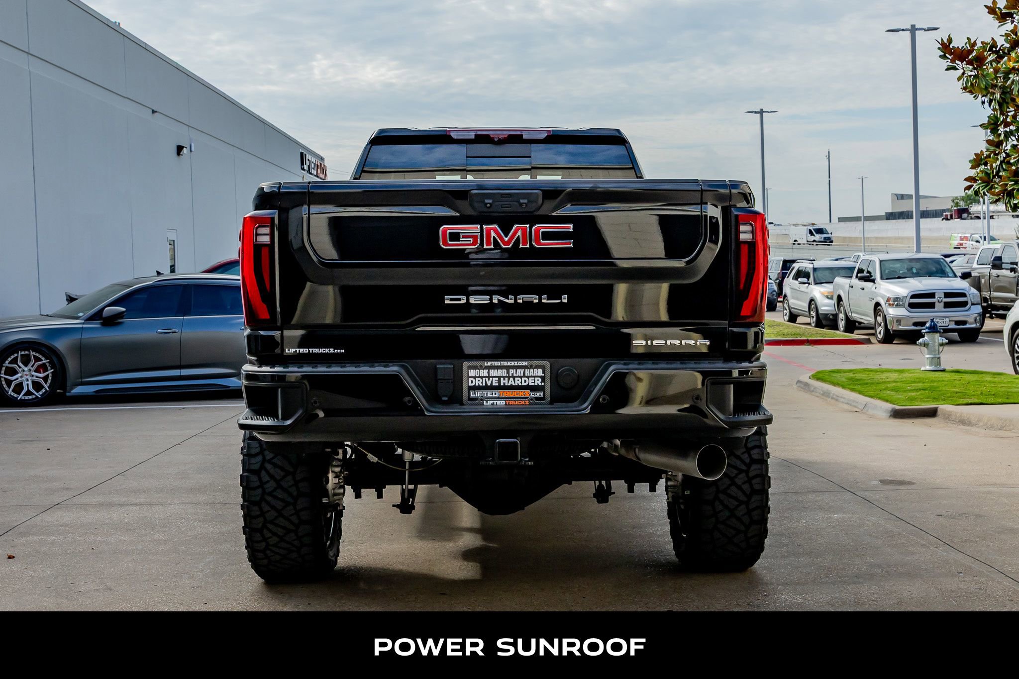 Used 2024 GMC Sierra 2500 Denali w/ Denali Reserve Package AWD/4WD image 8