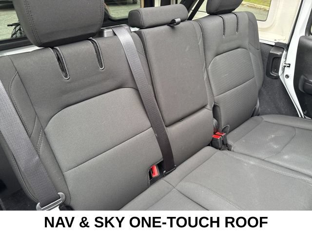 Used 2023 Jeep Wrangler Unlimited w/ Sun & Screen Package AWD/4WD image 28