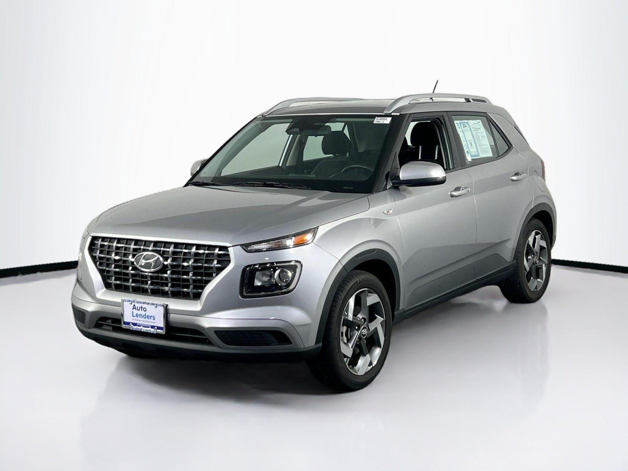 Used 2024 Hyundai Venue SEL FWD image 1
