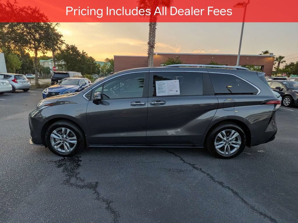 Used 2025 Toyota Sienna Limited FWD image 8