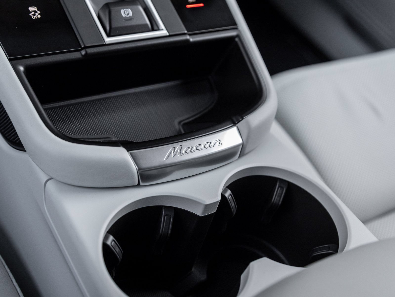 Certified 2026 Porsche Macan S AWD/4WD image 28