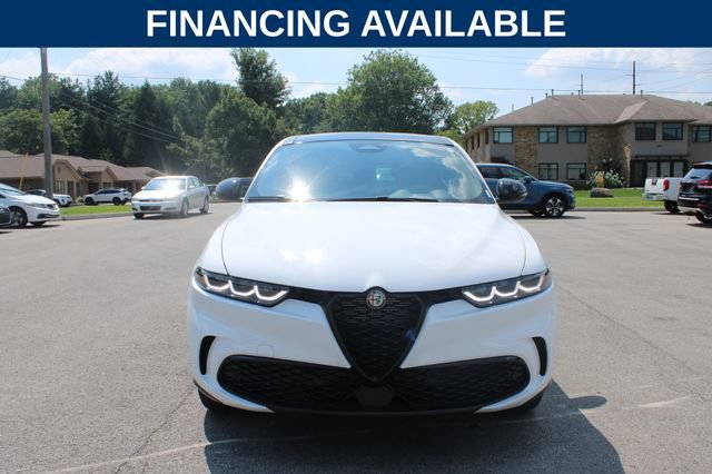Used 2025 Alfa Romeo Tonale w/ Premium Package AWD/4WD image 3