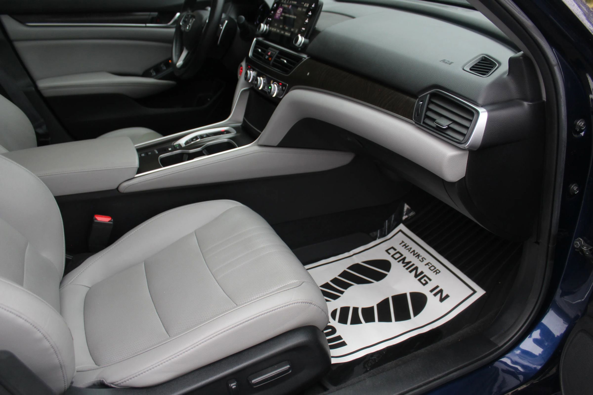 Used 2019 Honda Accord Touring image 17