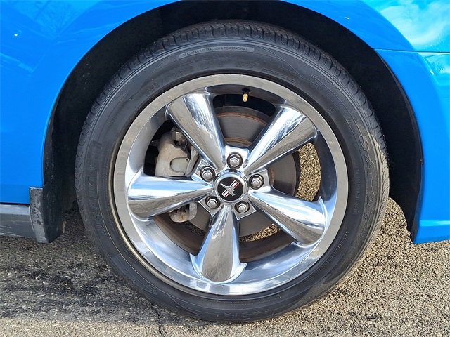 Used 2010 Ford Mustang Convertible image 8