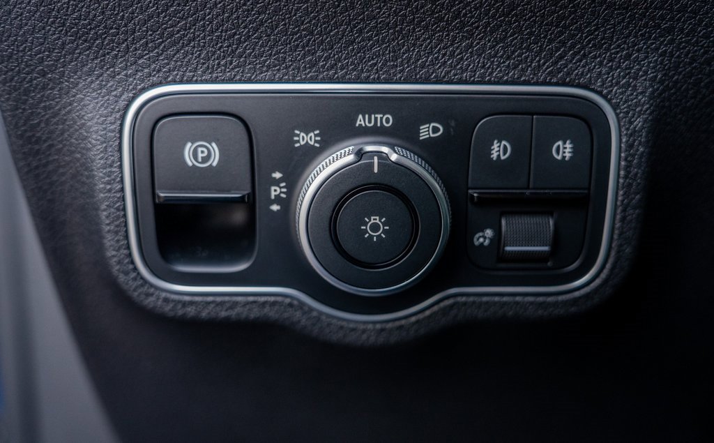 Used 2024 Mercedes-Benz GLB 250 4MATIC image 9