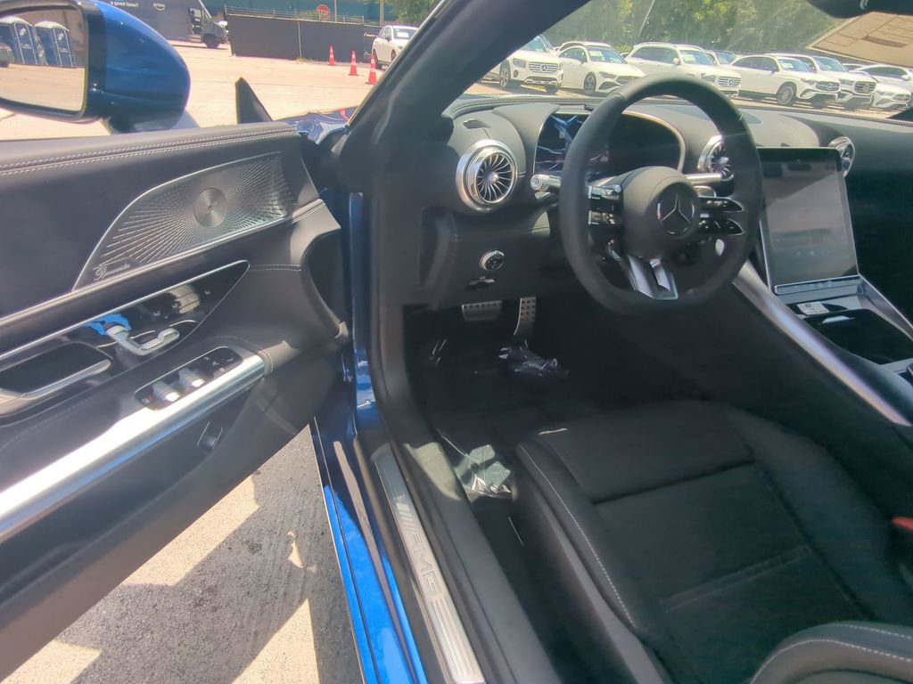 New 2025 Mercedes-Benz SL 43 AMG image 3