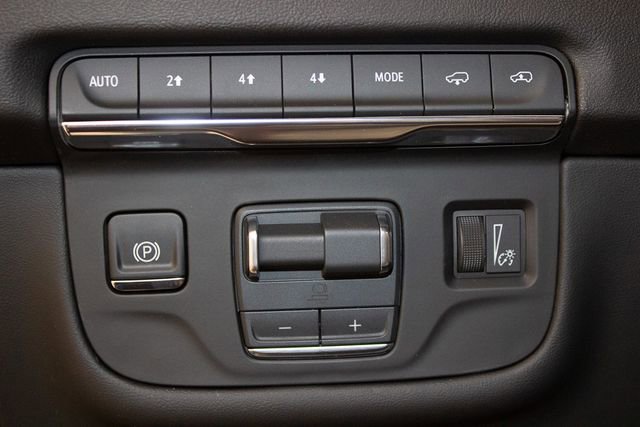 Certified 2025 Cadillac Escalade Premium Luxury w/ Touring Package image 37