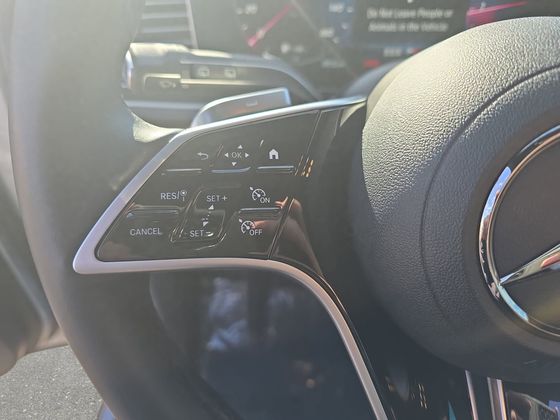 Used 2025 Mercedes-Benz GLE 350 4MATIC image 17