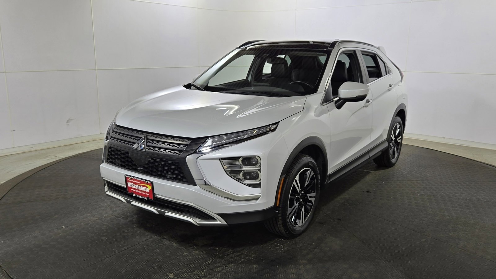 Used 2023 Mitsubishi Eclipse Cross SE image 3