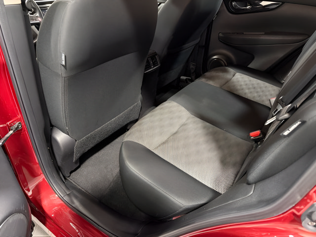 Used 2021 Nissan Rogue Sport SV FWD image 30