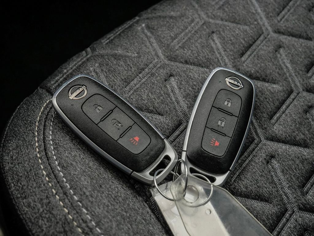 Used 2025 Nissan Kicks SV image 30