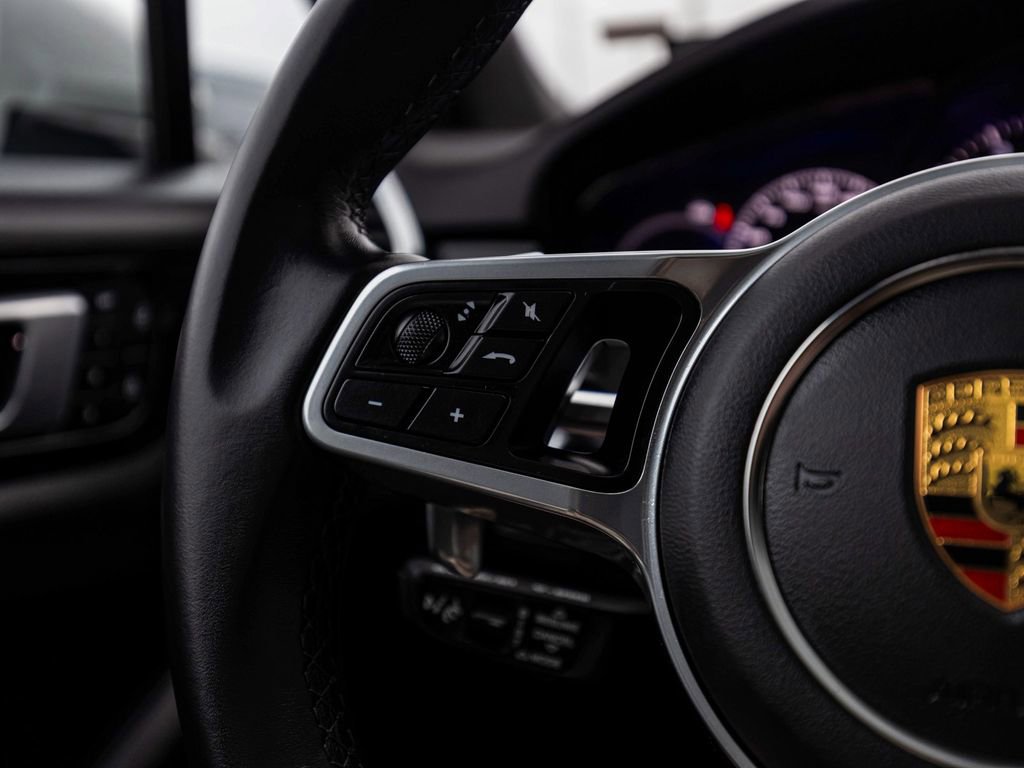 Used 2023 Porsche Cayenne Platinum Edition image 23