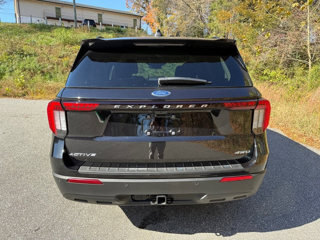 Used 2025 Ford Explorer Active image 7
