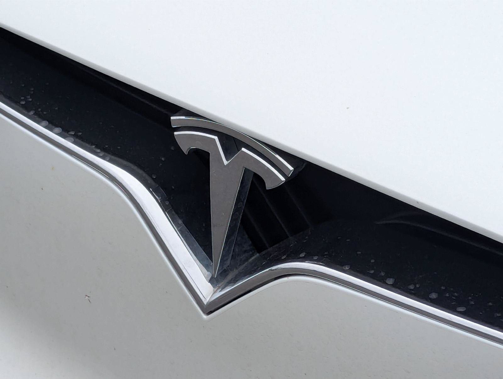 Used 2018 Tesla Model X 75D AWD/4WD image 9