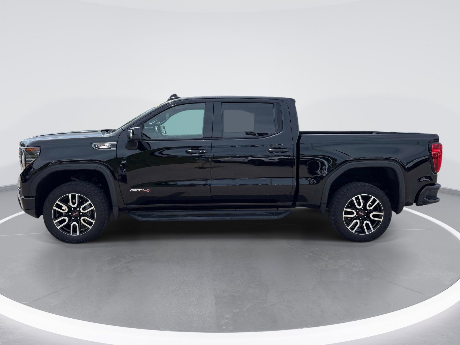 Certified 2023 GMC Sierra 1500 AT4 w/ AT4 Premium Package AWD/4WD image 5