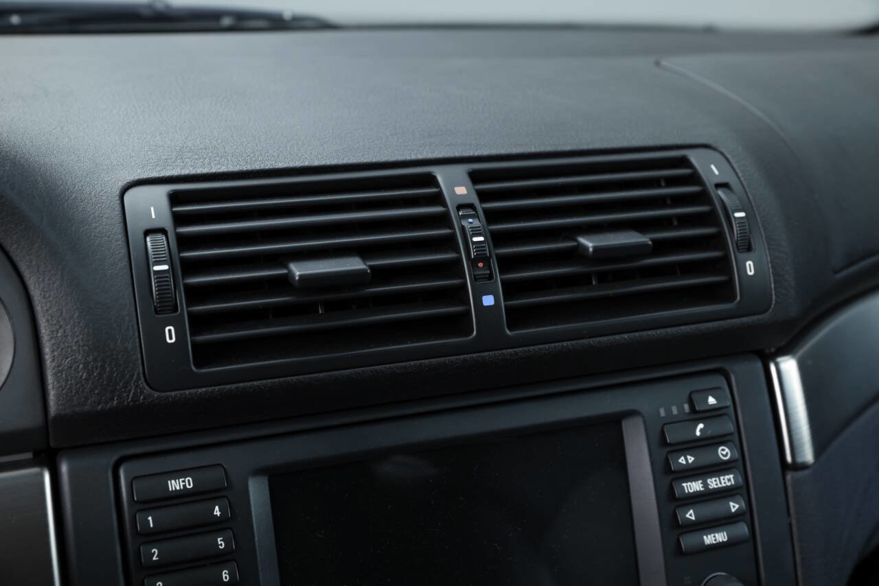 Used 2003 BMW M5 image 62