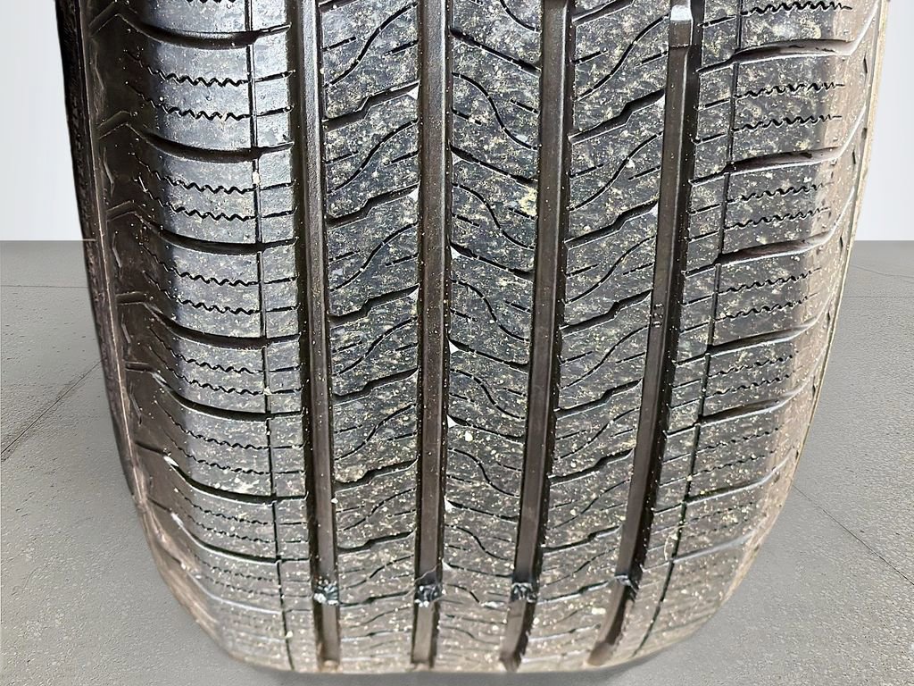 Used 2024 Nissan Pathfinder S image 40