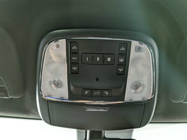Used 2015 Jeep Grand Cherokee SRT w/ Trailer Tow Group IV AWD/4WD image 25