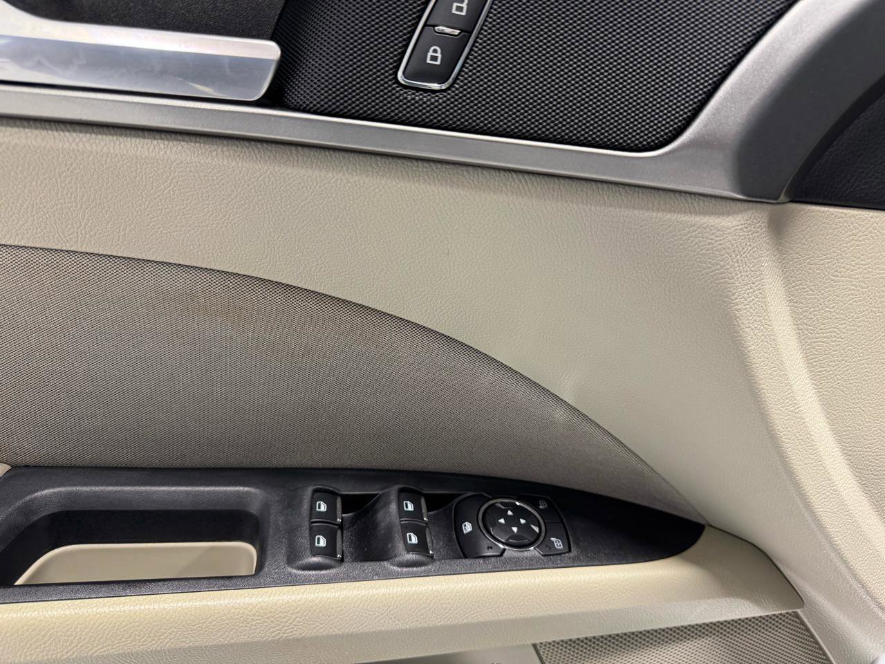 Used 2019 Ford Fusion SE image 16