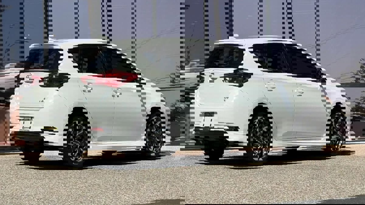 Used 2016 Scion iM image 9