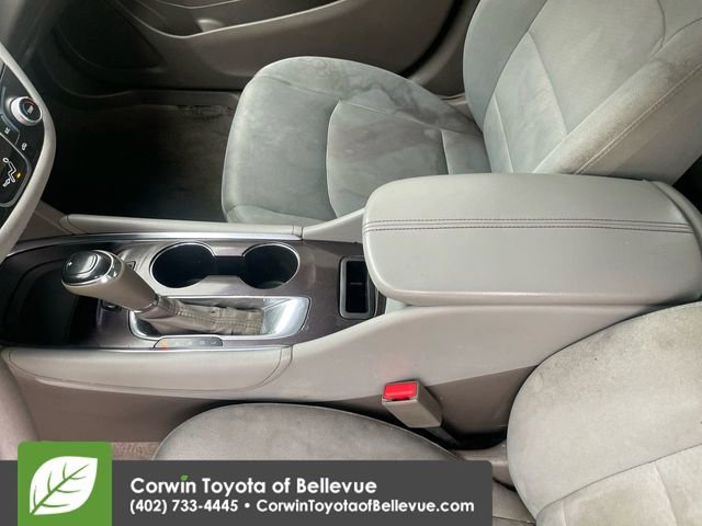 Used 2017 Chevrolet Malibu LT image 17