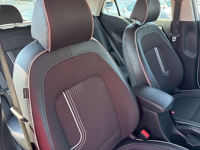 Used 2023 Hyundai Venue Limited image 26