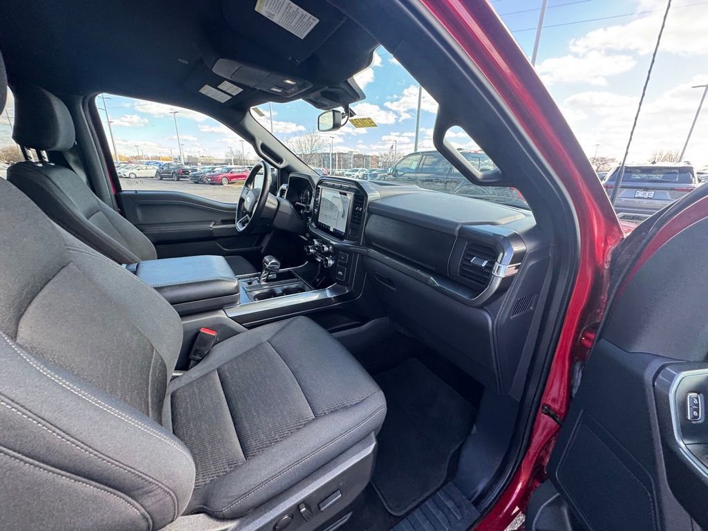 Certified 2022 Ford F150 XLT w/ Equipment Group 302A High image 16