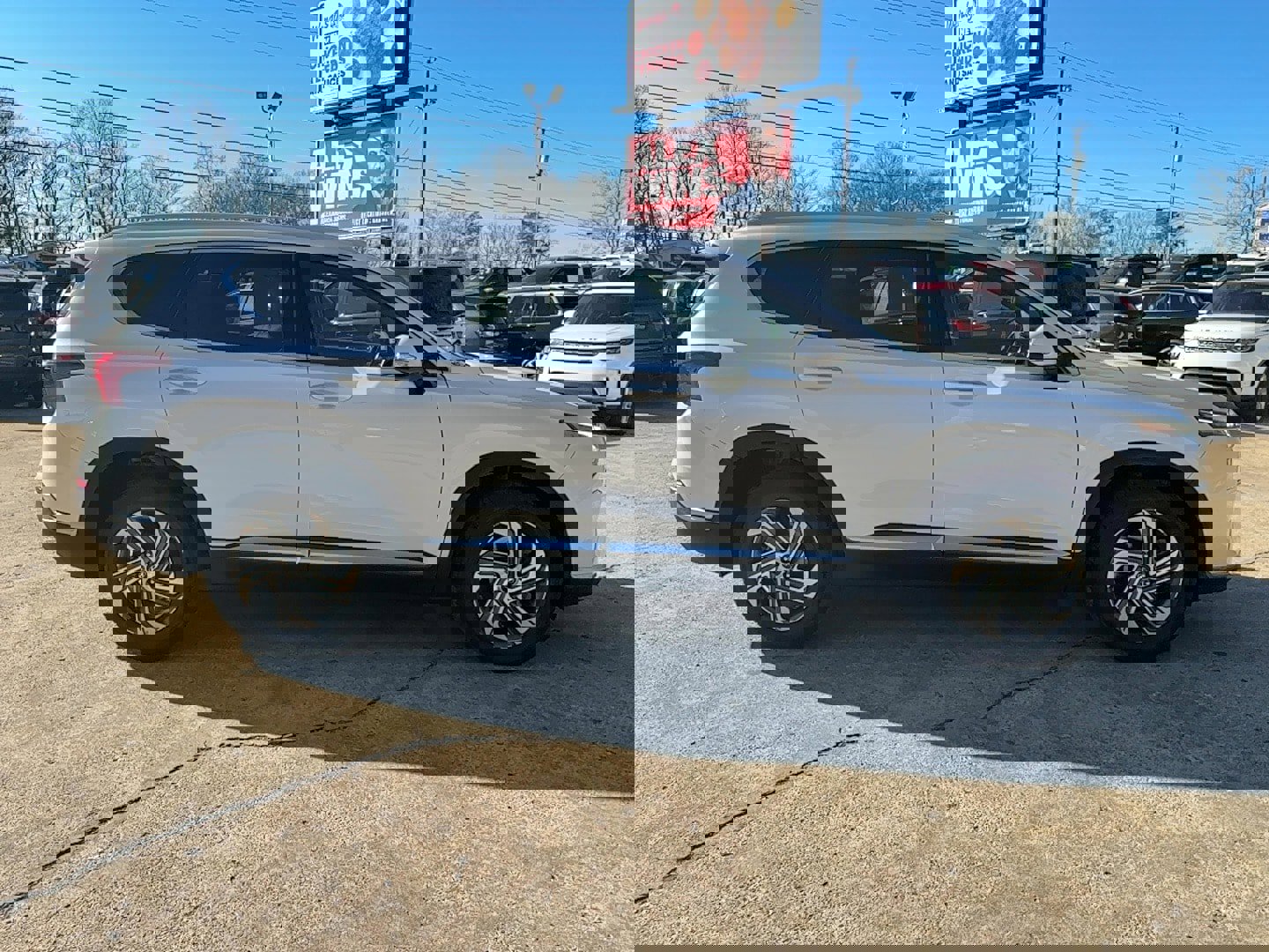 Used 2021 Hyundai Santa Fe SEL w/ Convenience + Premium Package image 4