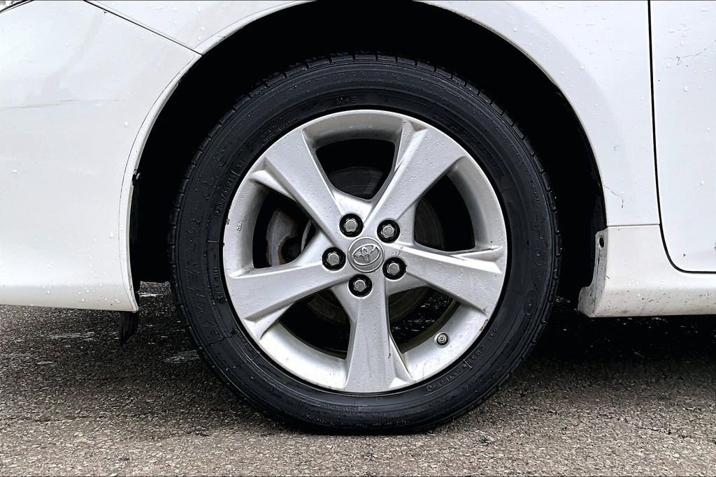 Used 2013 Toyota Corolla LE w/ Premium Pkg image 10