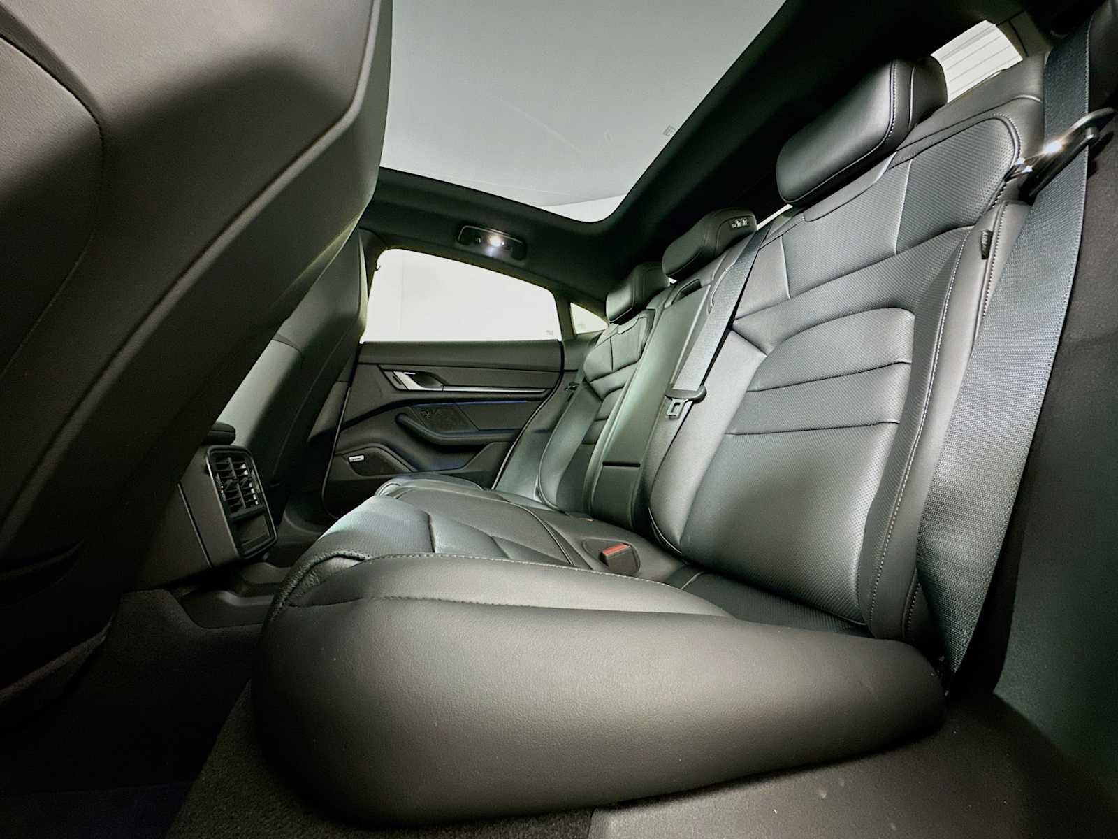 New 2025 Porsche Taycan image 24