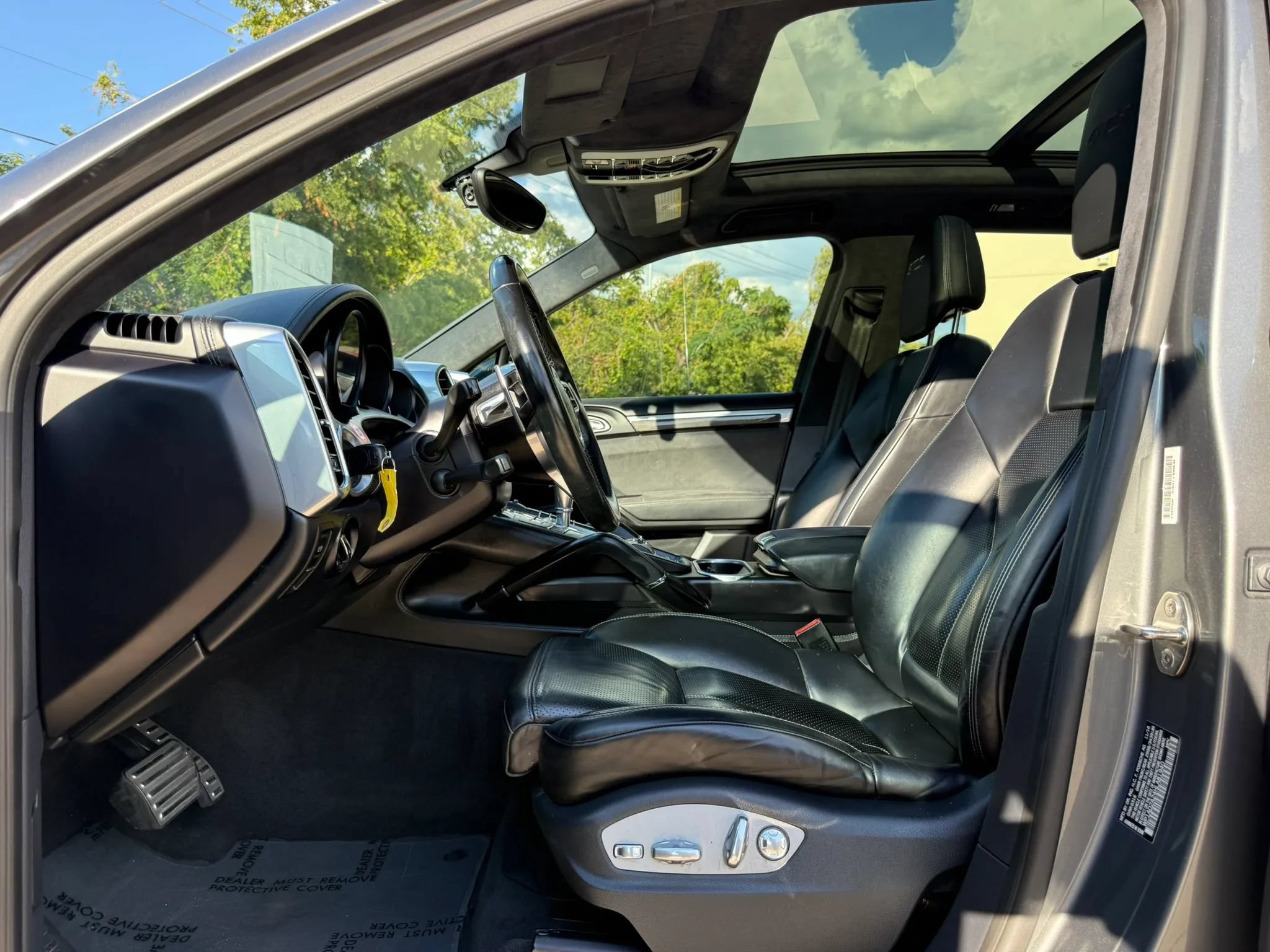 Used 2017 Porsche Cayenne GTS AWD/4WD image 11