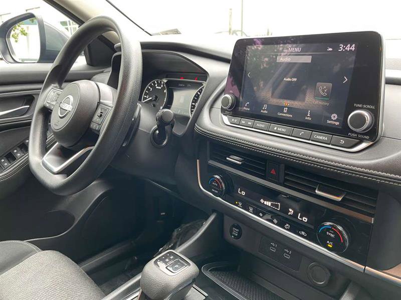 Used 2024 Nissan Rogue SV image 78