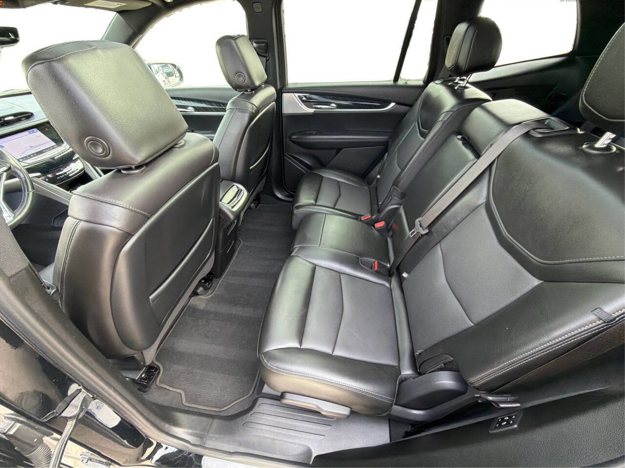 Used 2023 Cadillac XT6 Premium Luxury w/ Technology Package AWD/4WD image 39