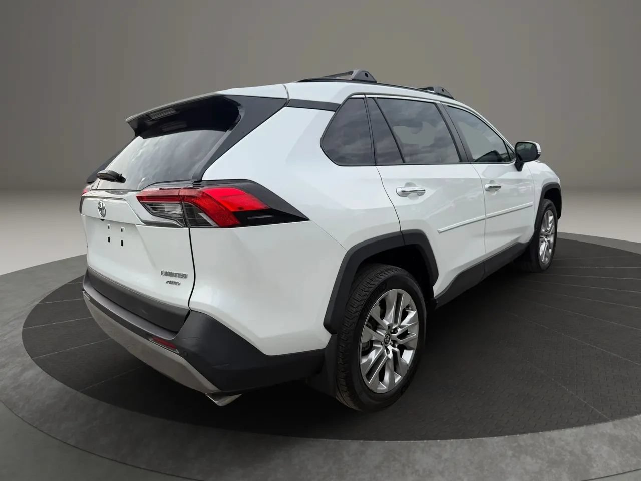Used 2024 Toyota RAV4 Limited w/ Weather Package AWD/4WD image 5