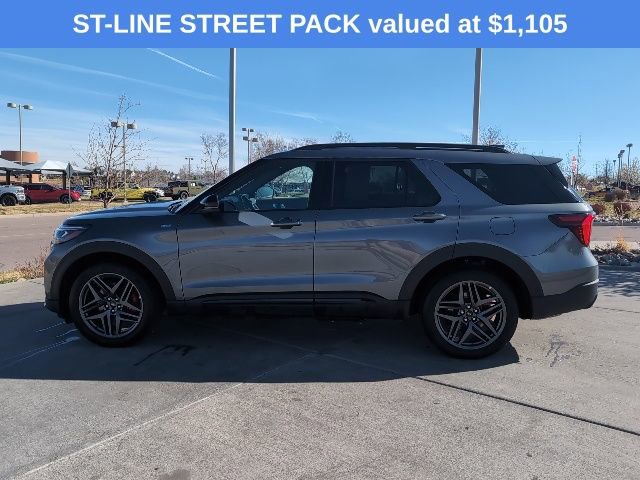 Used 2025 Ford Explorer ST-Line w/ ST-Line Street Pack image 4
