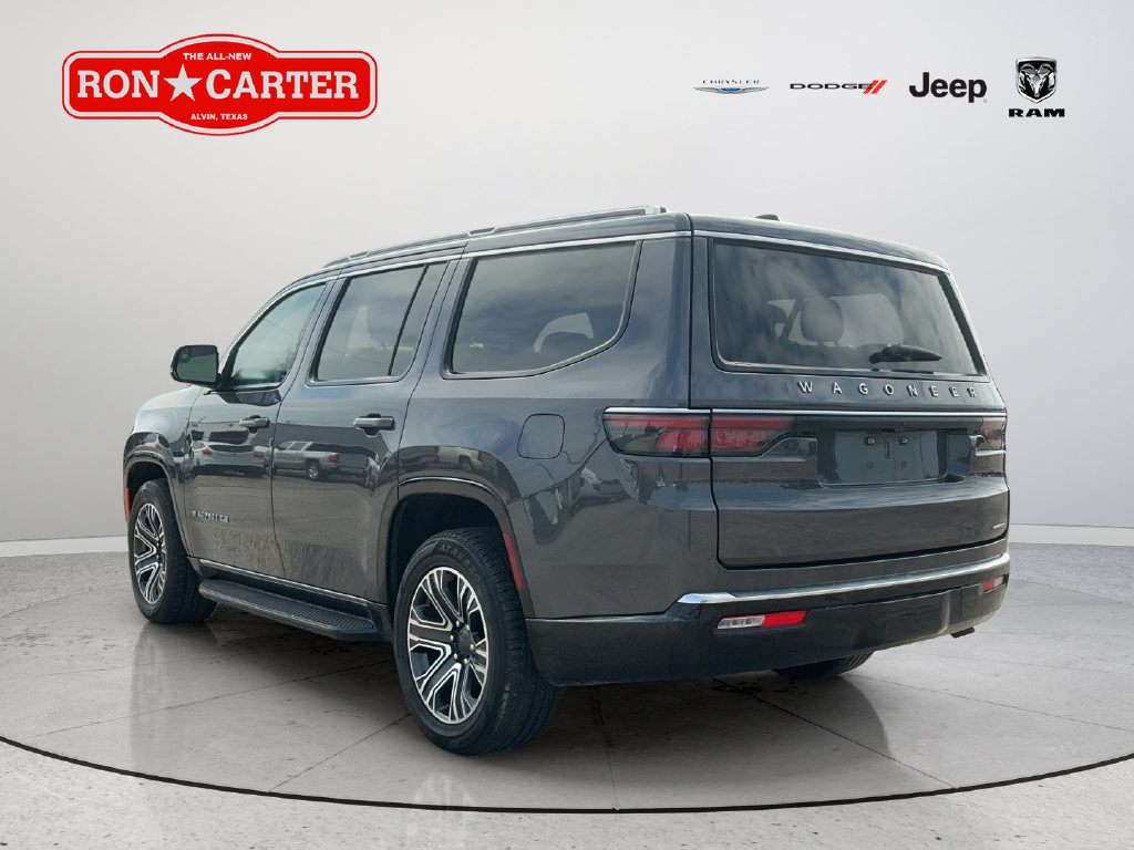 Used 2024 Jeep Wagoneer Series II w/ Flexible Seating Group RWD image 4