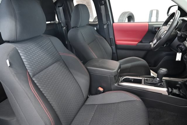 Used 2022 Toyota Tacoma SR5 AWD/4WD image 10