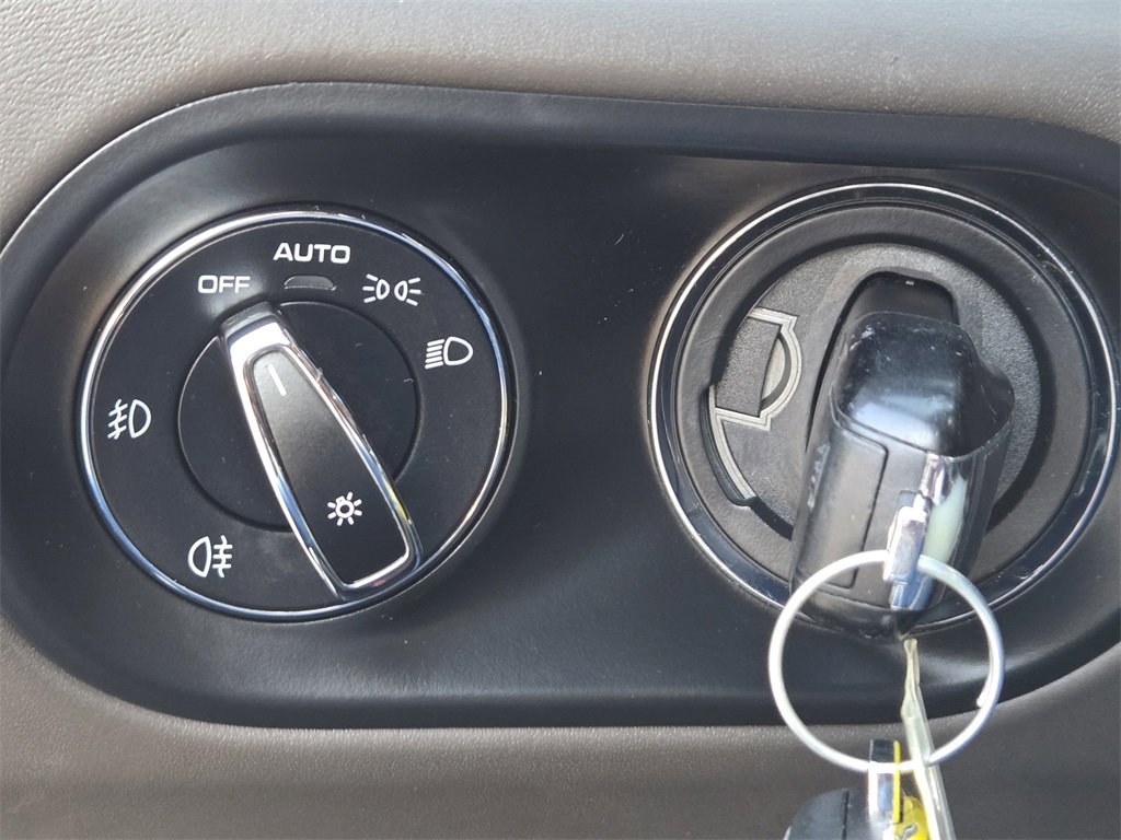 Used 2018 Porsche Macan S image 24