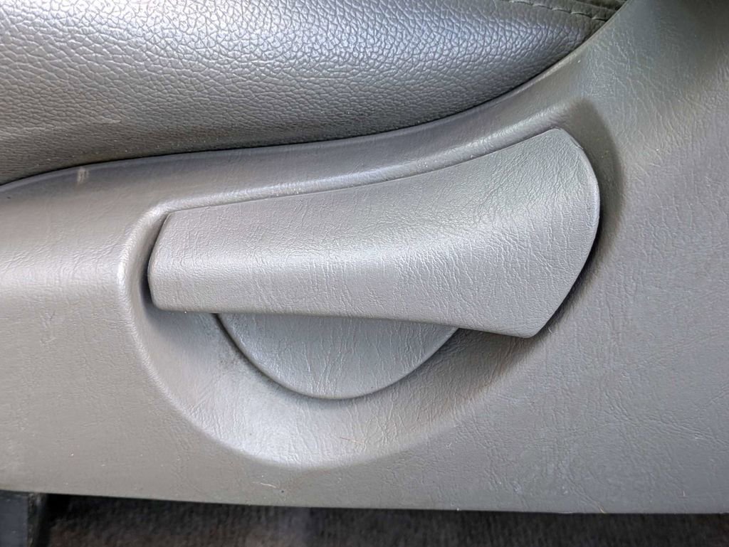 Used 2010 Ford Escape XLS image 25