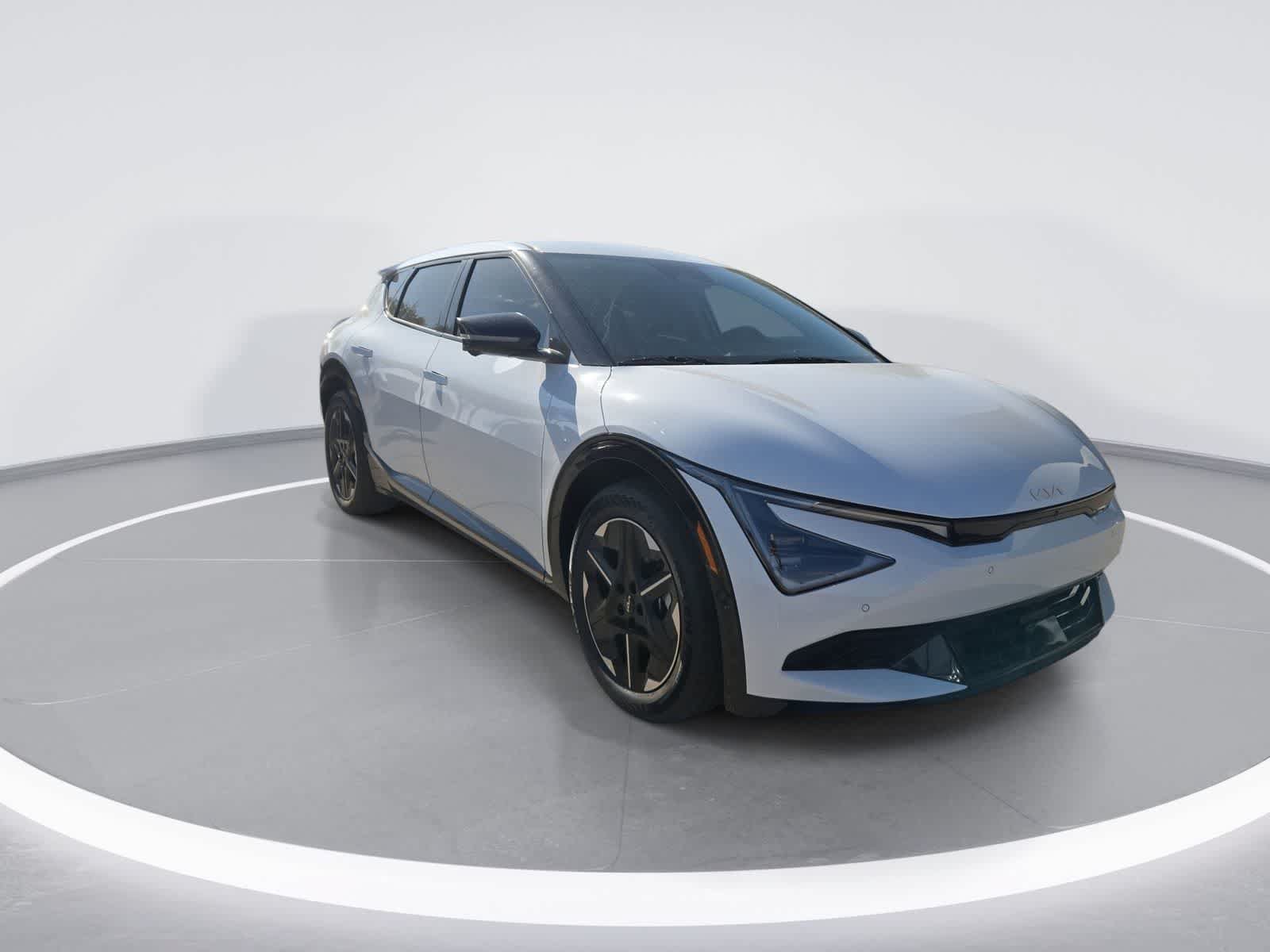 New 2026 Kia EV6 Wind RWD image 2