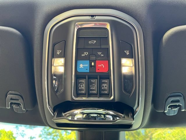 Used 2023 Jeep Wagoneer Series III w/ Premium Group I AWD/4WD image 42