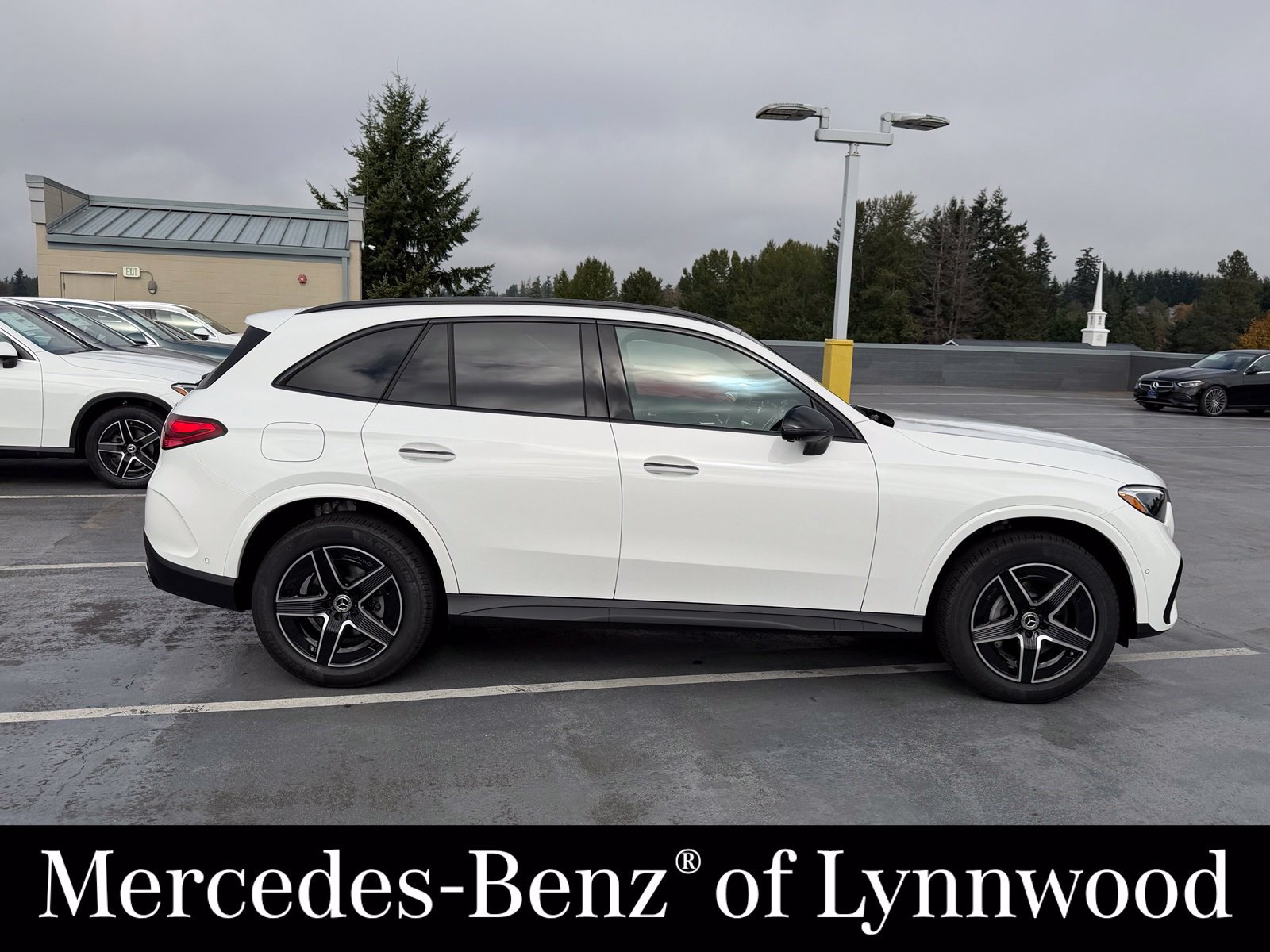 New 2027 Mercedes-Benz GLC 300 4MATIC image 5